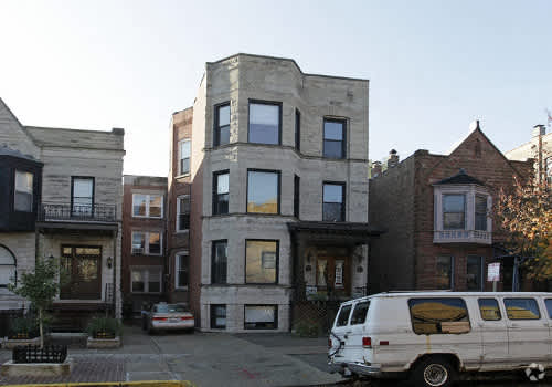 721-23 West Roscoe St property